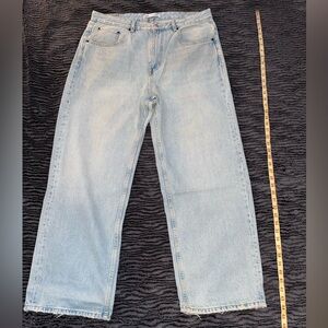 Zara Men's Relaxed Fit Jeans in Light Blue